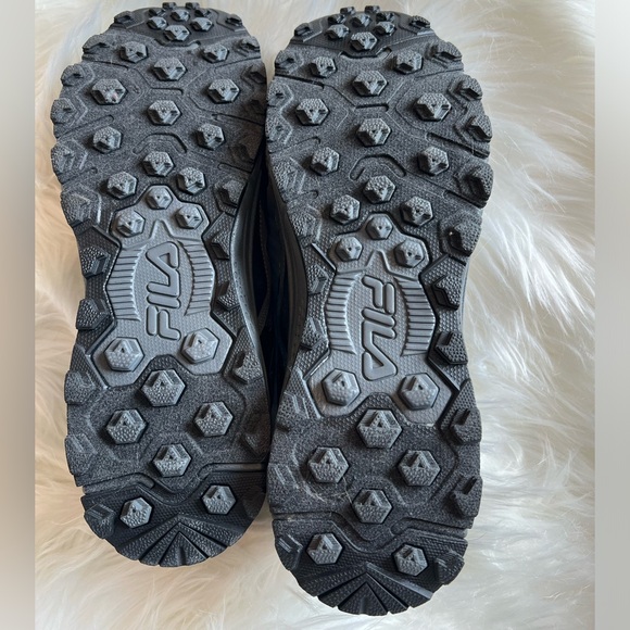 Men’s black Fila sneakers size 10 - Picture 2 of 7